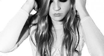 Monika – Staying Up