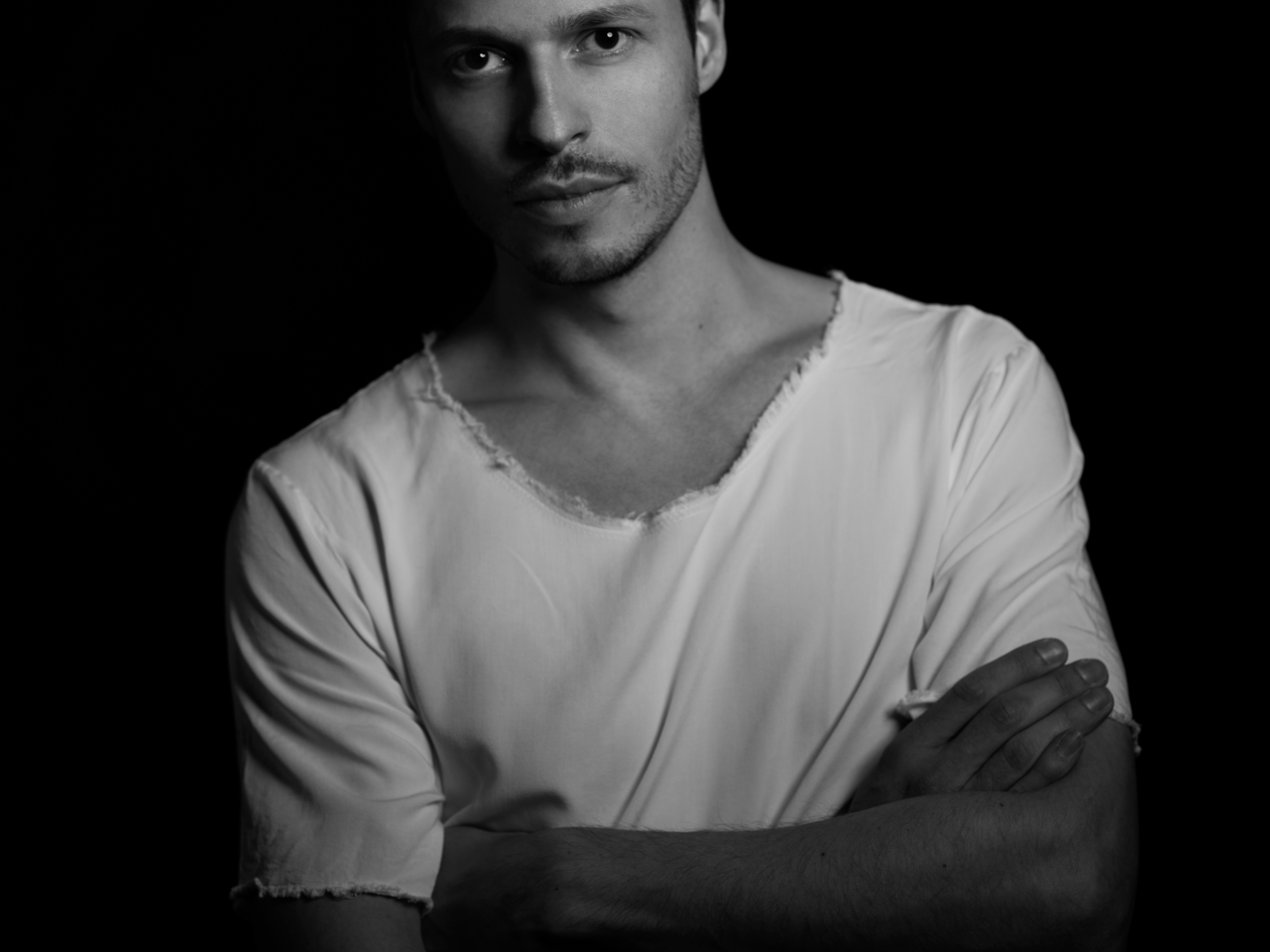 alexander_aurel_press_20141_03_copy.jpg