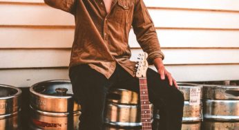Rising Indie-rock Virtuoso Andy Martin Shares ‘Heat Of It All’ Video