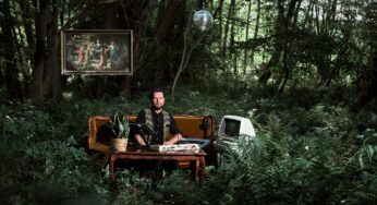 Sonic Symbiosis: Martin Kohlstedt & Mollono.Bass Push Boundaries with Genre-Defying Single ‘AMS
